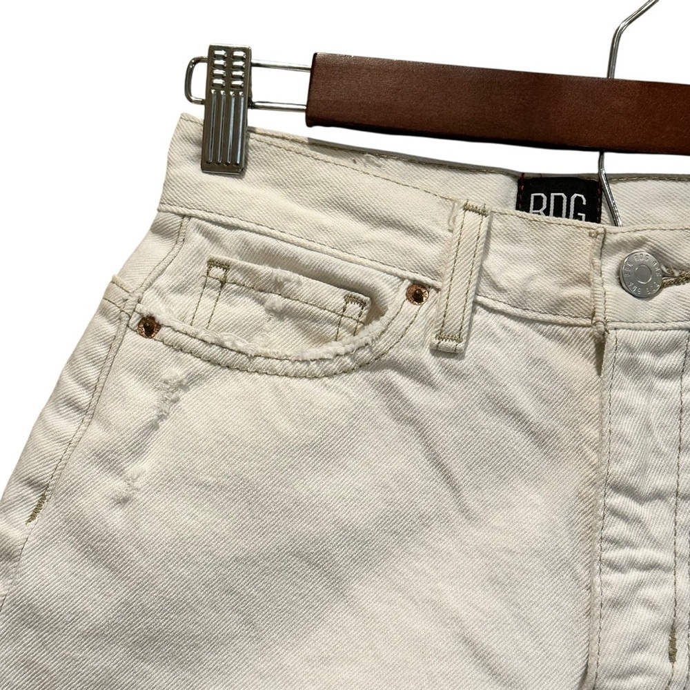 BDG Urban Outfitters Denim Shorts Mom High Rise Beige Distressed Women’s Size 24 - Picture 2 of 9